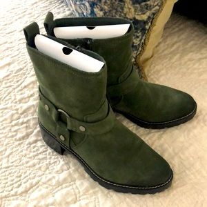 Naturlizer Green Suede Boots